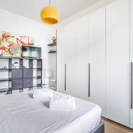 Domusmi Massarenti Apartment *